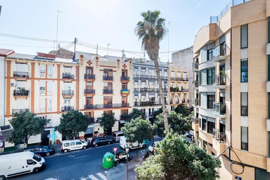 7P Centrico Piso Con Encanto Valencia Bagian luar foto